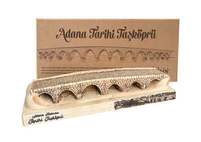 Tarihi Taşköprü Heykeli